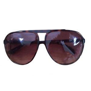 Marc by Marc Jacobs ( unisex) gently used. 
Brown Mmj 288/S Sunglasses